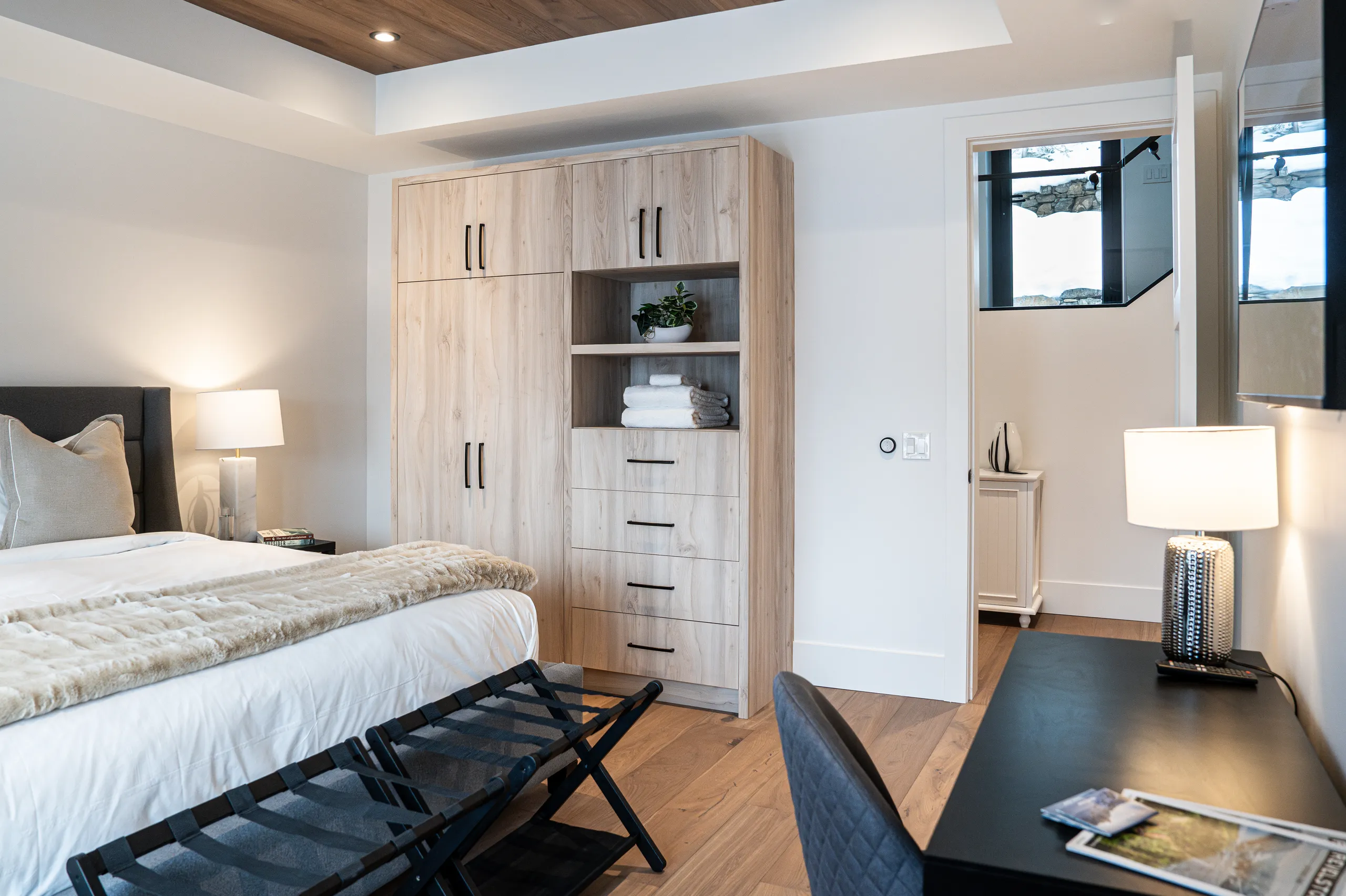 sitka-spruce-mountain-chalet-keri-knapp-interior-018