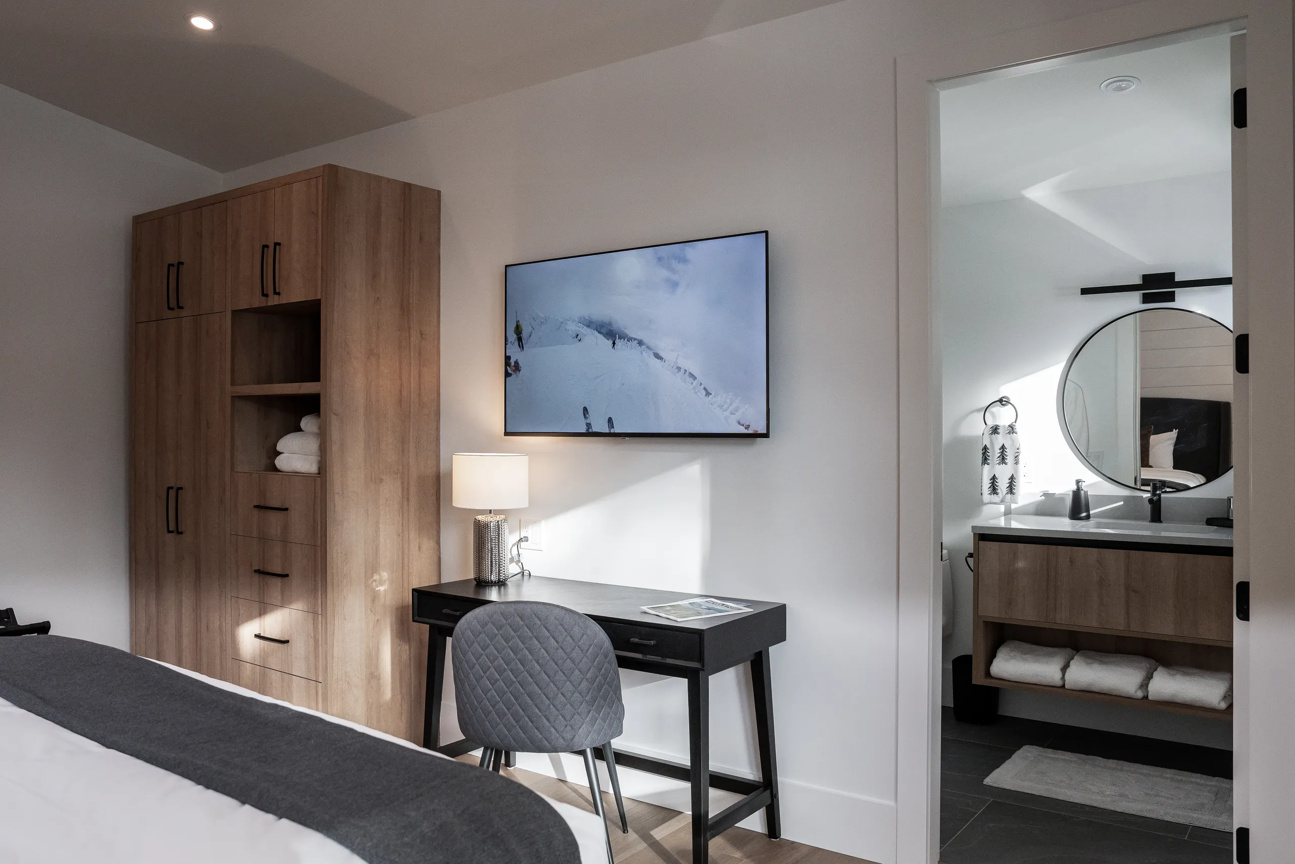 sitka-spruce-mountain-chalet-keri-knapp-interior-022